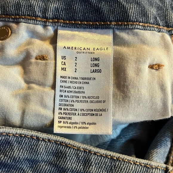 American Eagle Mom Jeans, size 2 long, light blue - Picture 5 of 5